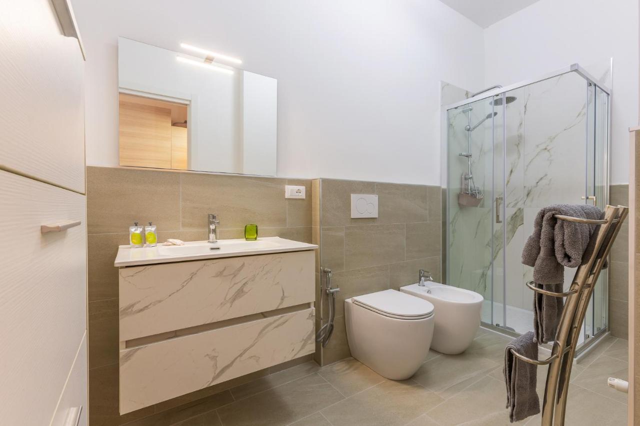 San Donato Fiere Essential Apartment W/Parking Bologna Bagian luar foto