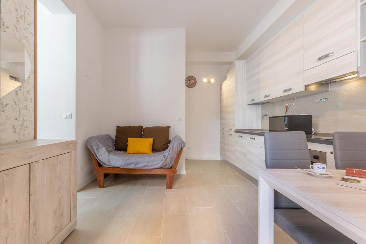 San Donato Fiere Essential Apartment W/Parking Bologna Bagian luar foto