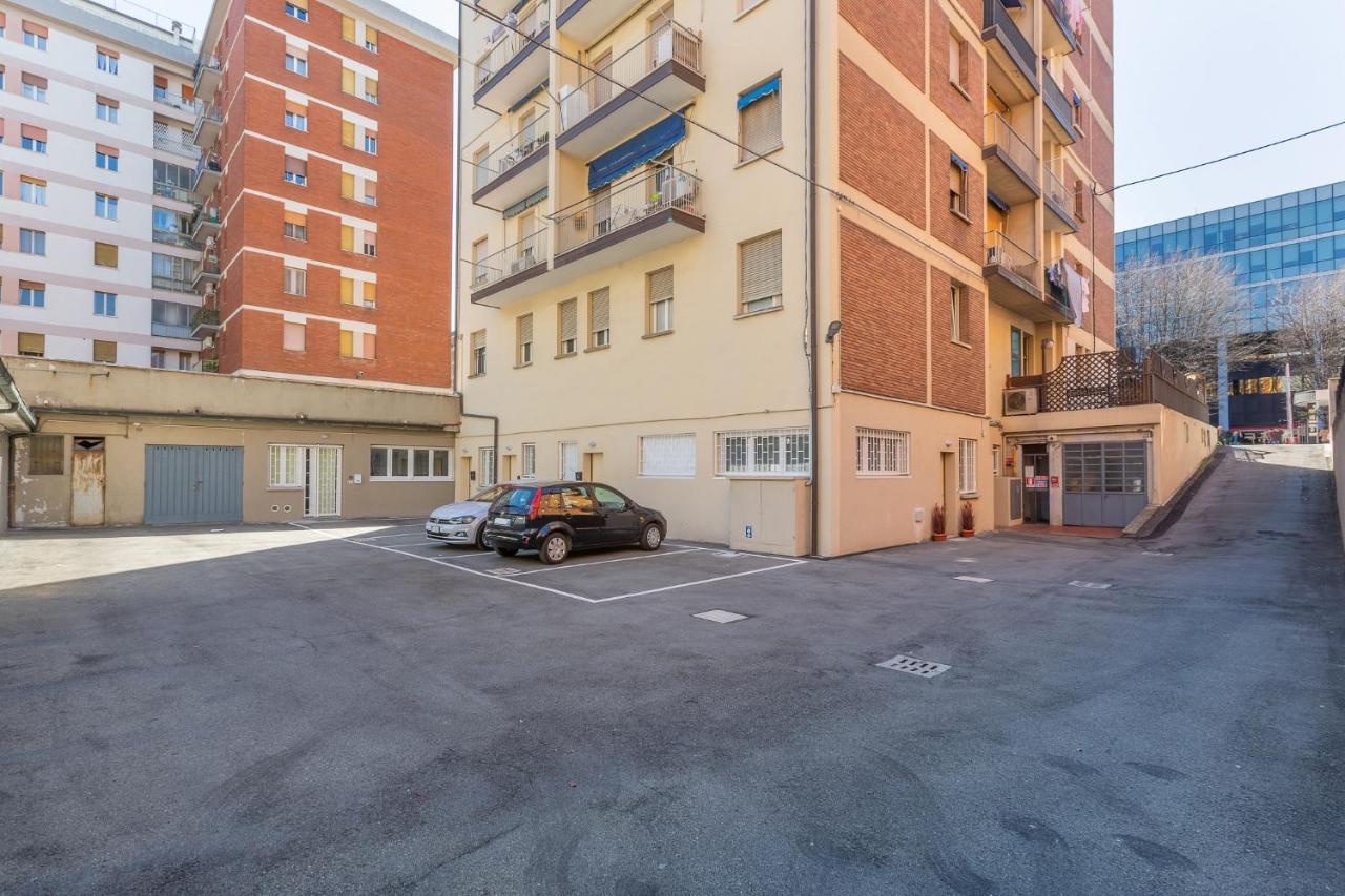 San Donato Fiere Essential Apartment W/Parking Bologna Bagian luar foto