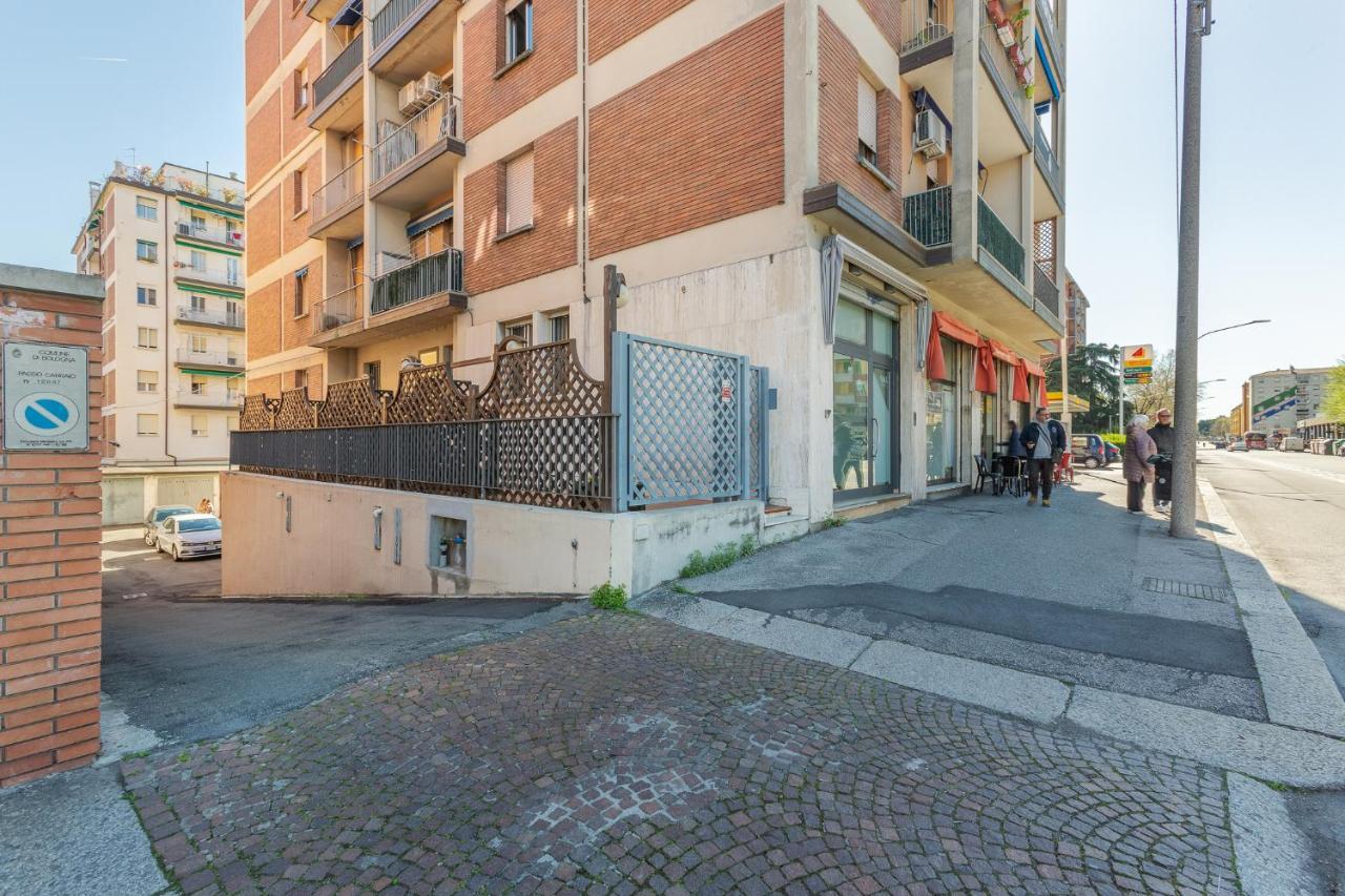 San Donato Fiere Essential Apartment W/Parking Bologna Bagian luar foto